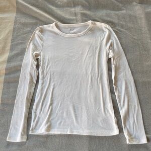 GAP Women’s Classic White Long Sleeve Tee